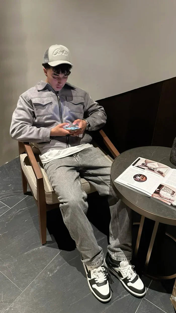 GREY DISTRICT OUTFIT